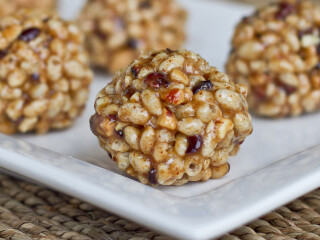 5 Minute + 5 Ingredient No Bake Vegan Almond Butter Chews