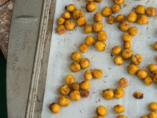 Roasted Spiced Chickpeas